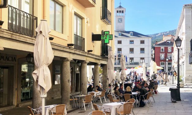 Restaurante El Caserío: comer frente al Ayuntamiento de San Lorenzo